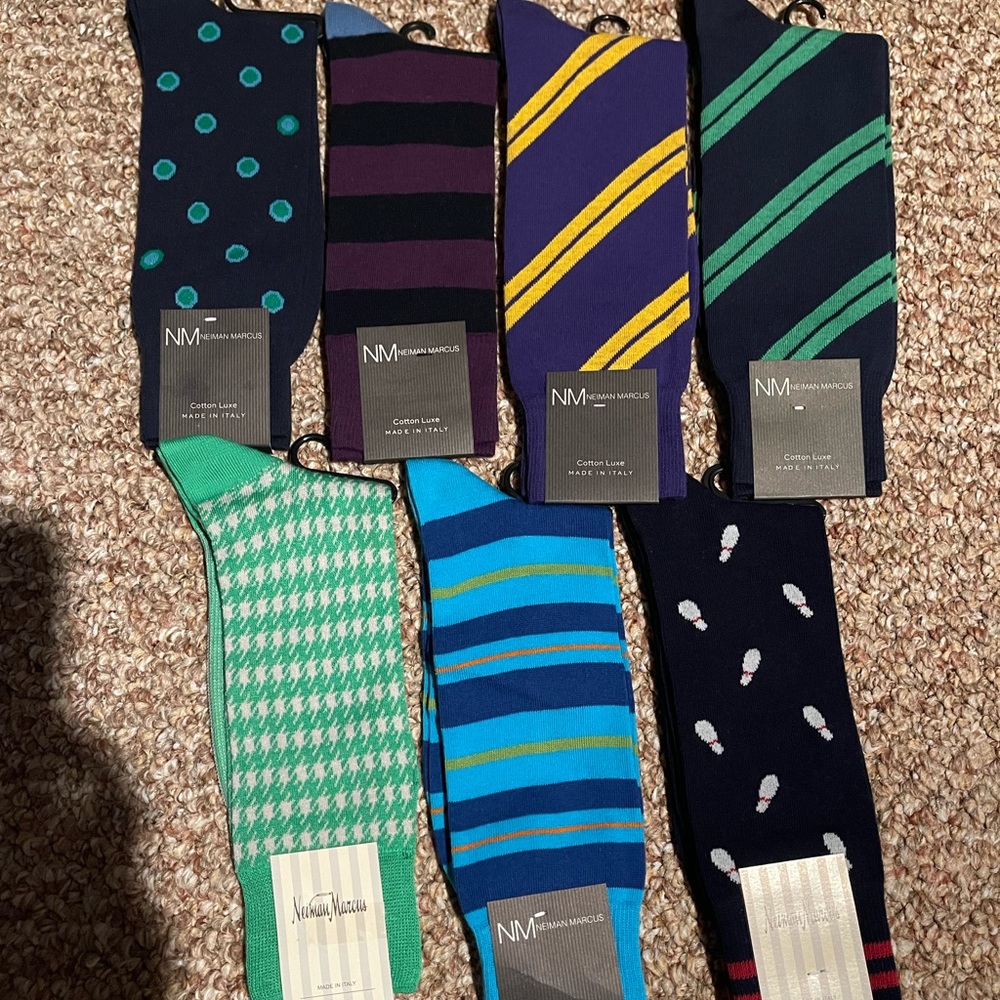 *NWT* Men NEIMAN MARCUS Over The Calf Italian Made Luxe Dress Socks (per pair).